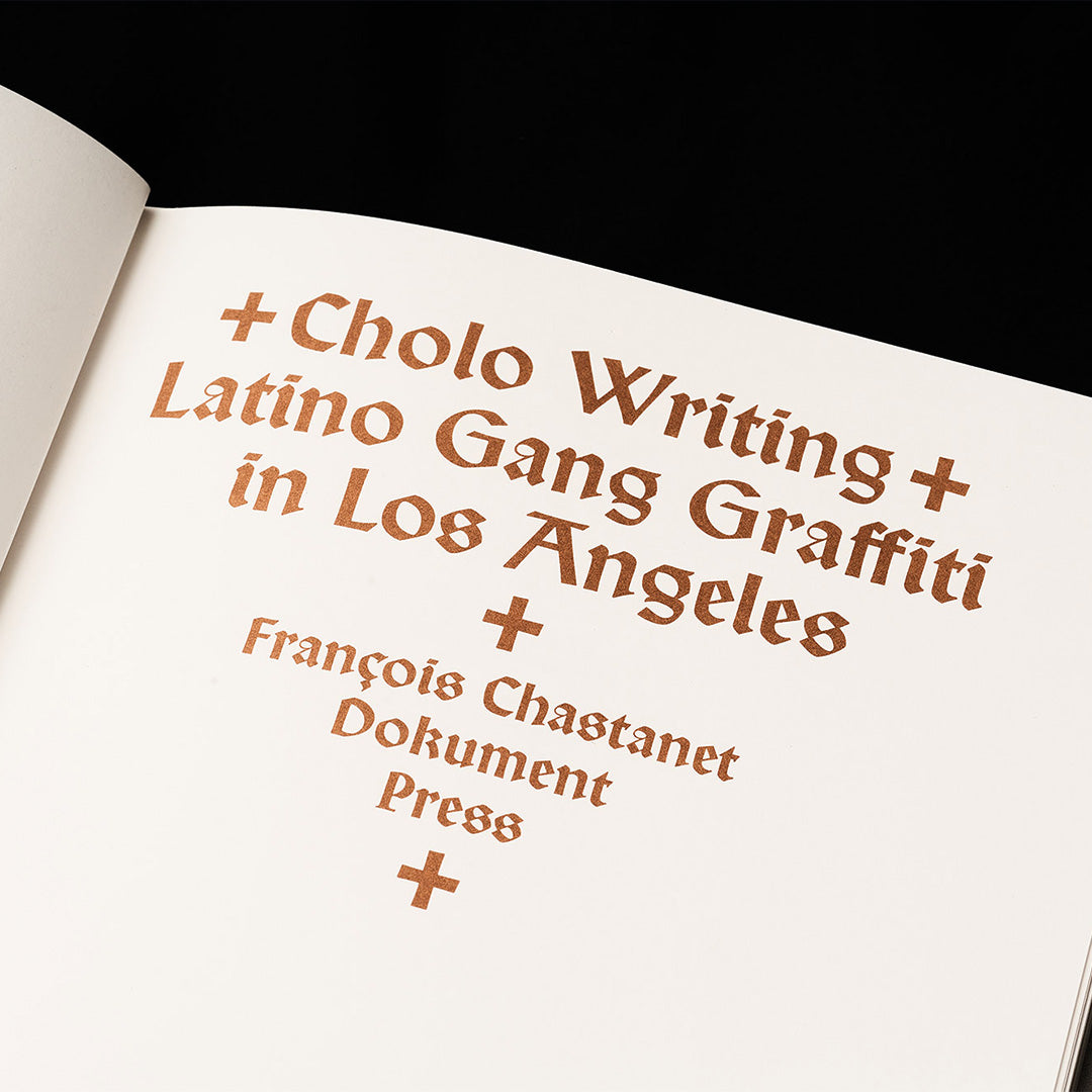Cholo Writing Latino Gang Graffiti In Los Angeles /anglais