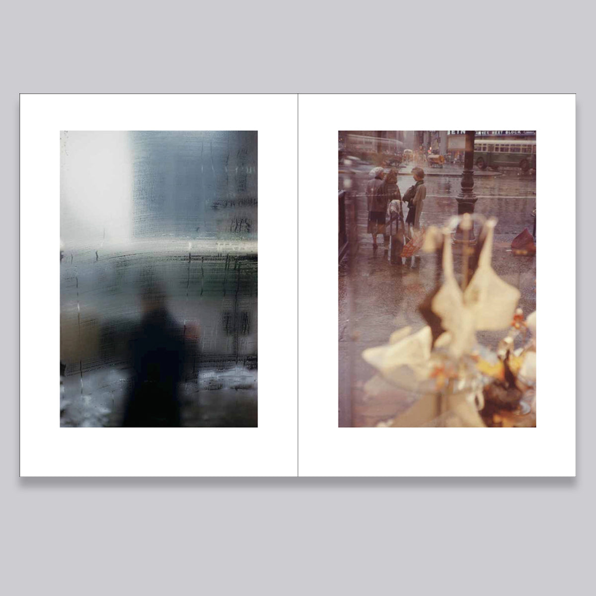 It don't mean a thing: photographs by saul leiter with a story by paul auster - reprint edition