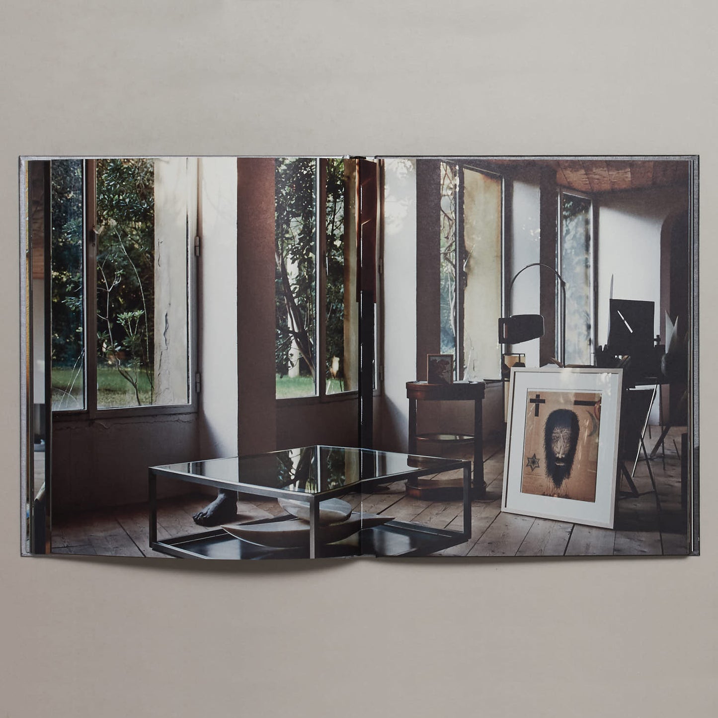 The house of xavier corberó : photography by daniel riera