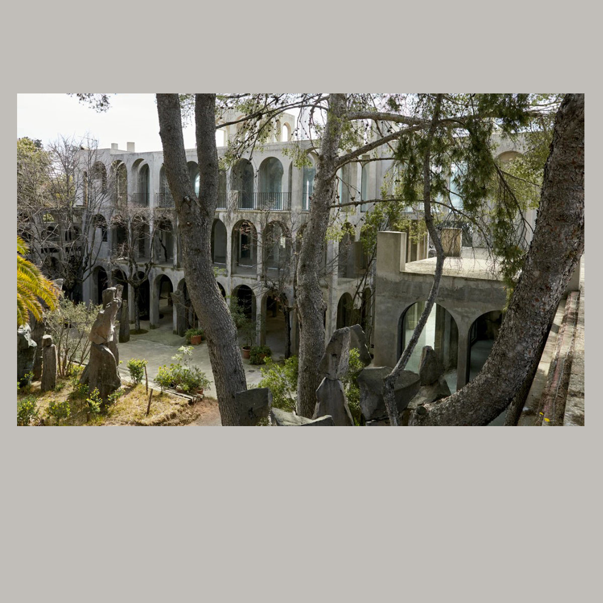 The house of xavier corberó : photography by daniel riera