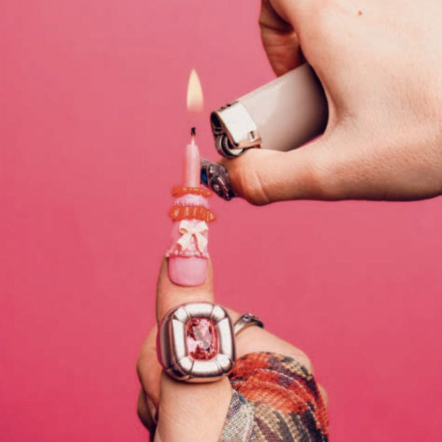 Fresh Sets Contemporary Nail Art from Around the World /anglais