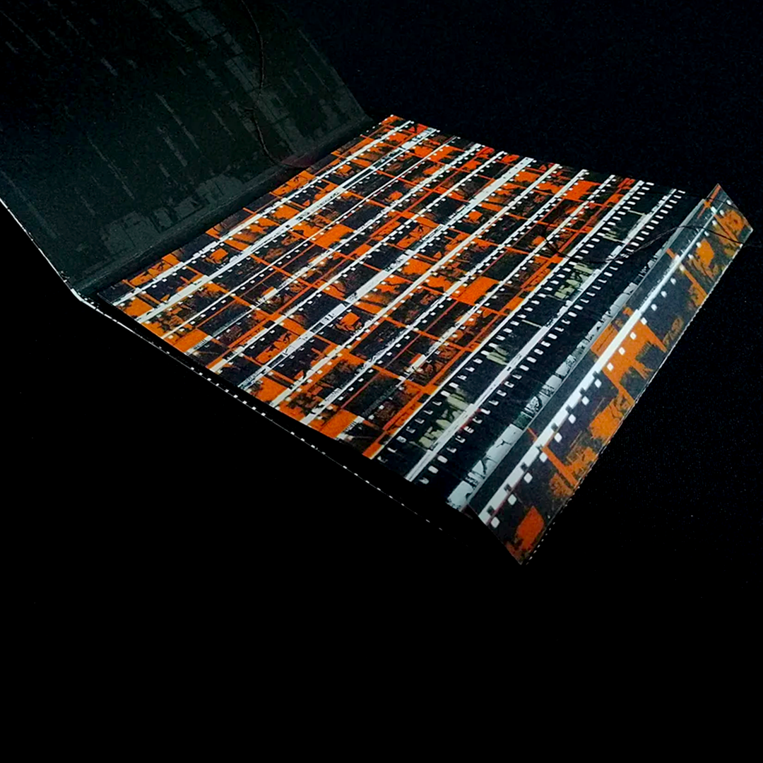 Scratching on surface of blurry echoing, the grain