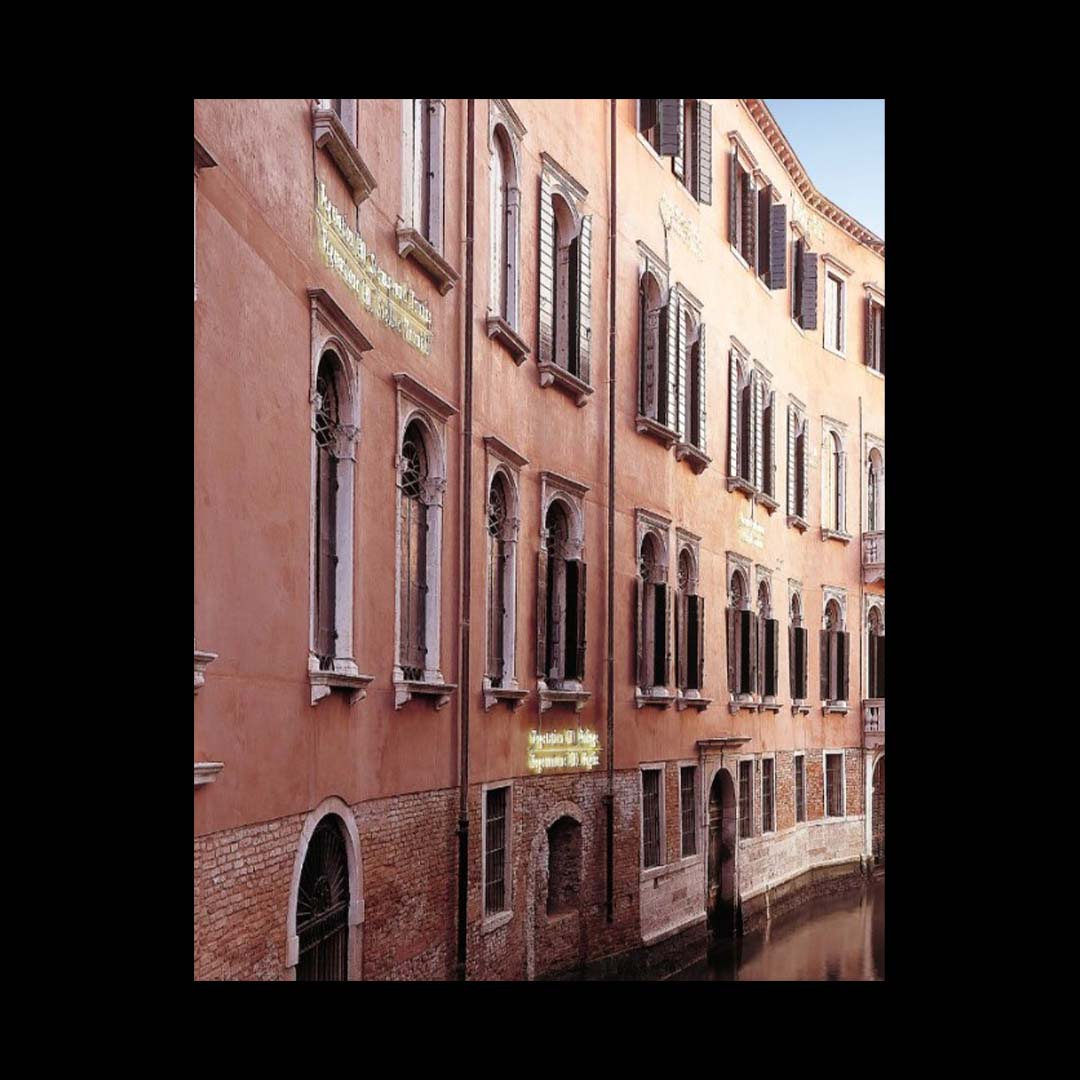 The material of ornament (soldé)